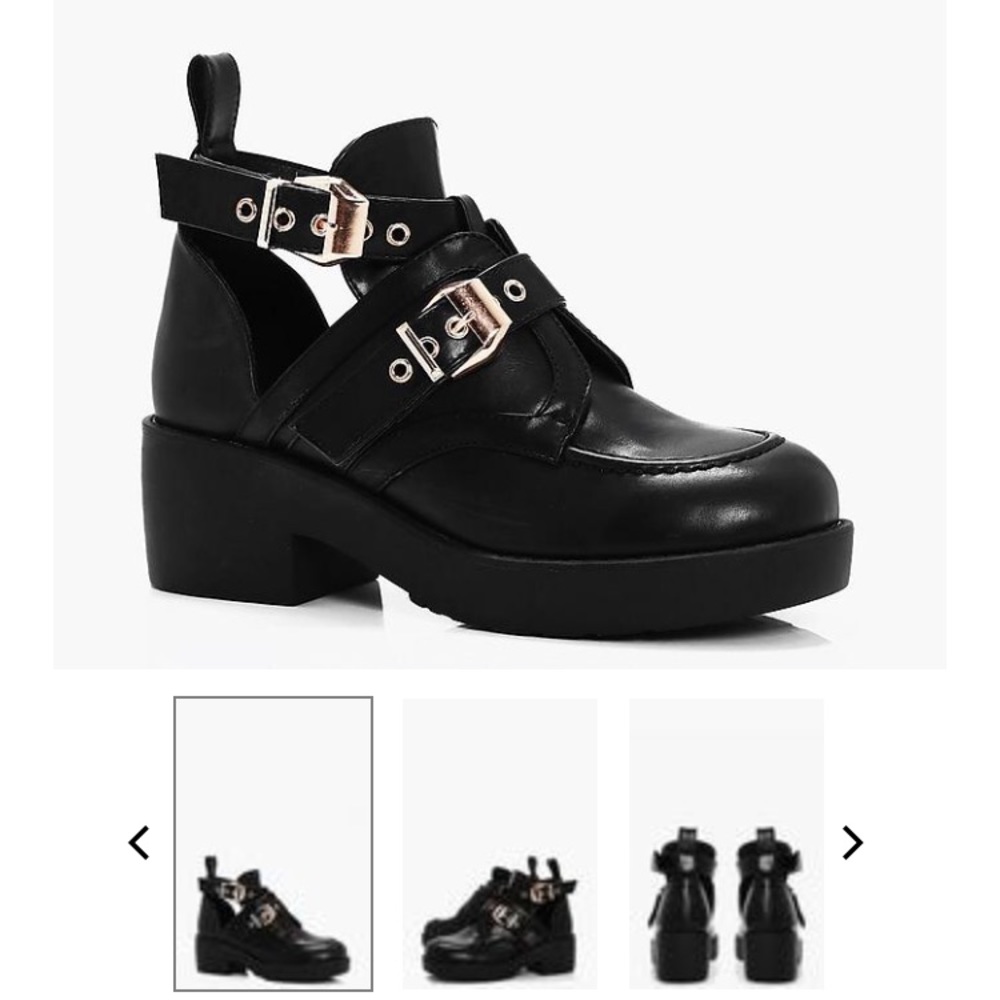 Boohoo black buckle boot